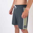 מכנסי גלישה Boardshort כהים עם שרוך ותפר צד בהיר