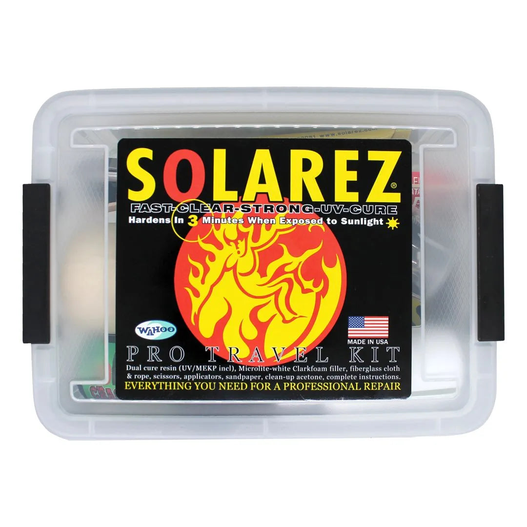 ערכת נסיעה Solarez בתיק פלסטיק שקוף עם תווית Travel Kit